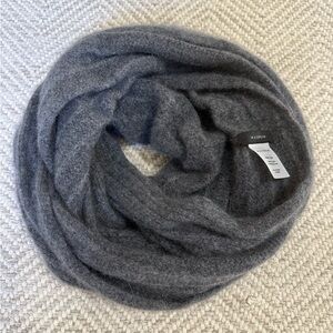 100% cashmere Halogen Charcoal Knit Scarf